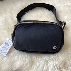 Lululemon Everywhere Belt Bag 1L *Velour